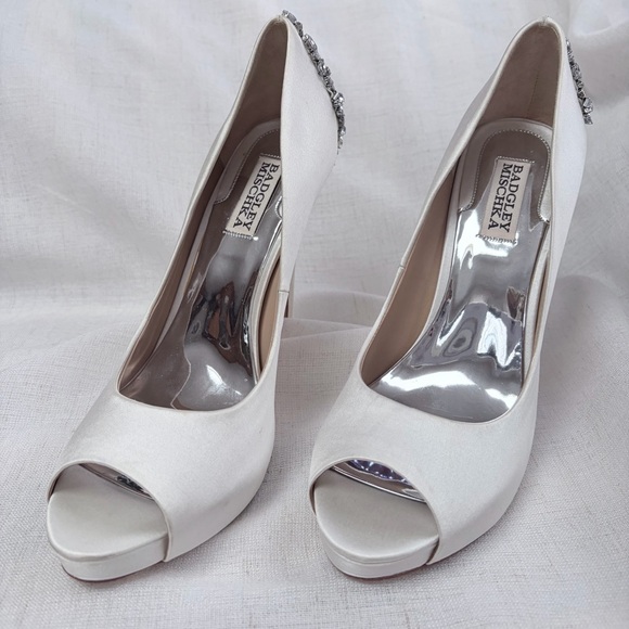 Badgley  Mischka white bridal stiletto,peep-toe shoes,embellished silver heel. - Picture 5 of 9